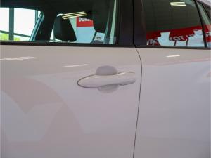 Toyota Corolla Cross 1.8 Xi - Image 14