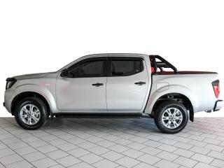 Nissan Navara 2.5DDTi double cab SE Plus auto