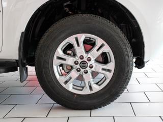 Nissan Navara 2.5DDTi double cab SE Plus auto