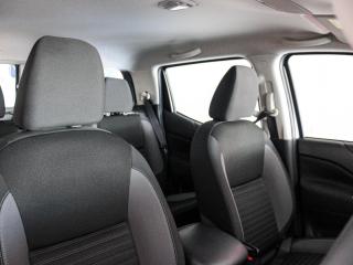 Nissan Navara 2.5DDTi double cab SE Plus auto