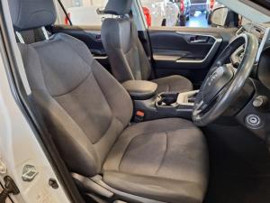 Toyota RAV4 2.0 GX auto - Image 7
