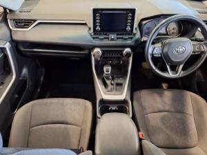 Toyota RAV4 2.0 GX auto - Image 8