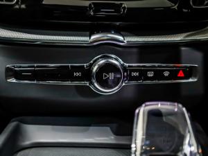 Volvo XC60 T8 Recharge AWD Ultimate Black Edition - Image 16