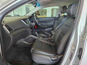 Hyundai Tucson 2.0 Premium automatic - Image 11