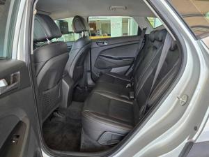 Hyundai Tucson 2.0 Premium automatic - Image 12