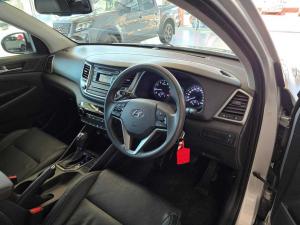 Hyundai Tucson 2.0 Premium automatic - Image 8