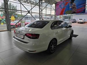 Volkswagen Jetta GP 1.6 Conceptline - Image 12