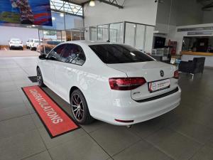 Volkswagen Jetta GP 1.6 Conceptline - Image 13