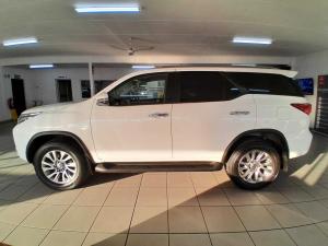 Toyota Fortuner 2.8GD-6 Raised Body automatic - Image 3