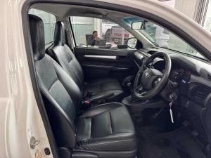 Toyota Hilux 2.0 VvtiP/U Single Cab - Image 11
