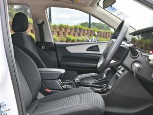 Mahindra XUV700 2.0T AX5 - Image 12