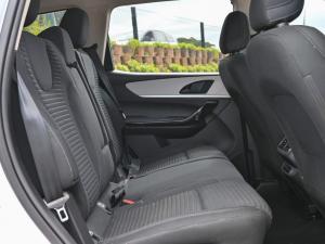 Mahindra XUV700 2.0T AX5 - Image 16
