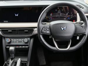 Mahindra XUV700 2.0T AX5 - Image 6
