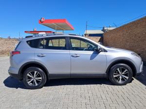 Toyota RAV4 2.0 GX auto - Image 4