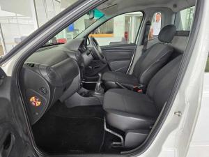 Nissan NP200 1.6 Safety PackS/C - Image 11