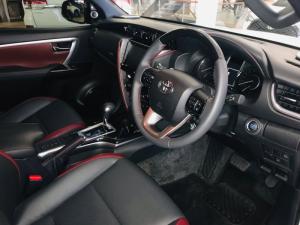 Toyota Fortuner 2.8 GD-6 4X4 VX automatic - Image 4