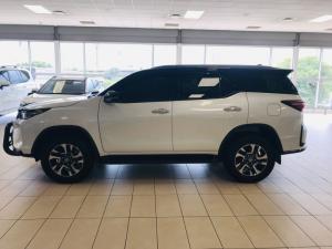 Toyota Fortuner 2.8 GD-6 4X4 VX automatic - Image 6