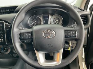 Toyota Hilux 2.4GD-6 Xtra cab Raider manual - Image 8