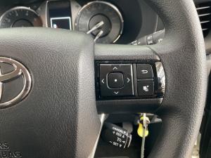 Toyota Hilux 2.4GD-6 Xtra cab Raider manual - Image 10