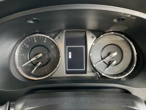 Toyota Hilux 2.4GD-6 Xtra cab Raider manual - Image 11