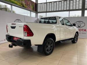 Toyota Hilux 2.4GD-6 Xtra cab Raider manual - Image 2