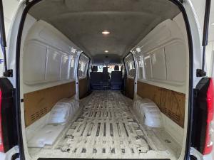 Toyota Quantum 2.8 SLWB panel van - Image 8