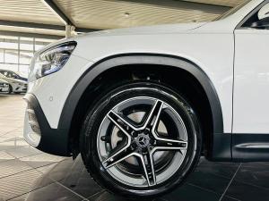 Mercedes-Benz GLB GLB220d 4Matic Progressive - Image 12