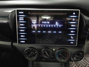 Toyota Hilux 2.4 GD-6 SRX 4X4 automaticS/C - Image 16