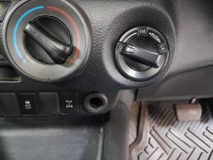 Toyota Hilux 2.4 GD-6 SRX 4X4 automaticS/C - Image 17