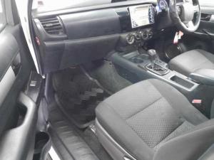 Toyota Hilux 2.4 GD-6 SRX 4X4 automaticS/C - Image 7