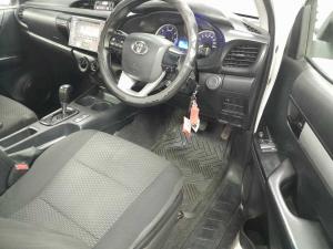 Toyota Hilux 2.4 GD-6 SRX 4X4 automaticS/C - Image 8
