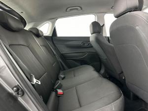 Hyundai i20 1.4 Motion automatic - Image 12