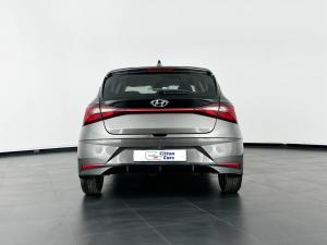 Hyundai i20 1.4 Motion automatic - Image 6