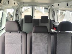 Volkswagen Caddy Maxi 2.0TDI crew bus - Image 10