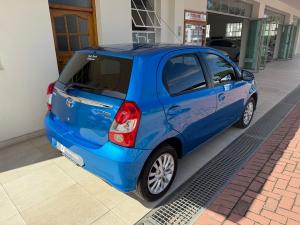 Toyota Etios hatch 1.5 Sprint - Image 2