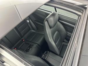 Mercedes-Benz E 400 Coupe - Image 12