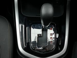 Nissan Navara 2.5DDTi double cab LE Plus 4x4 - Image 10