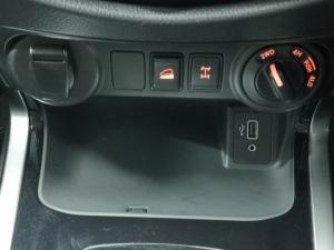 Nissan Navara 2.5DDTi double cab LE Plus 4x4 - Image 11
