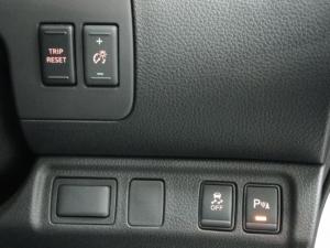 Nissan Navara 2.5DDTi double cab LE Plus 4x4 - Image 14