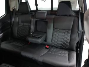 Nissan Navara 2.5DDTi double cab LE Plus 4x4 - Image 7