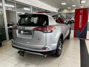 Toyota RAV4 2.0 GX - Image 2