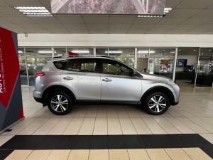Toyota RAV4 2.0 GX - Image 4
