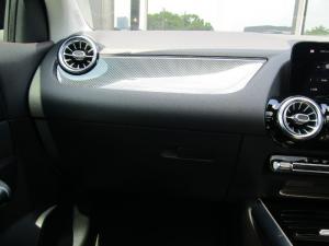 Mercedes-Benz GLA 200 automatic - Image 9
