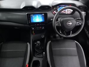 Nissan Magnite 1.0 Turbo Acenta Kuro manual - Image 7