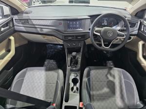 Volkswagen Polo sedan 1.6 manual - Image 2