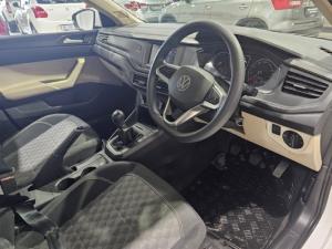 Volkswagen Polo sedan 1.6 manual - Image 3