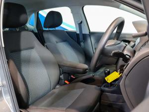 Volkswagen Polo Vivo hatch 1.4 Comfortline - Image 26