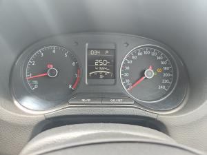 Volkswagen Polo Vivo 1.6 Comfortline TIP - Image 11