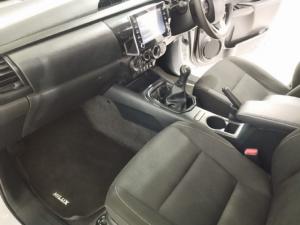 Toyota Hilux 2.4GD-6 double cab Raider manual - Image 7