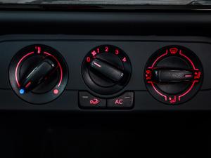 Volkswagen Polo Vivo hatch 1.4 Life - Image 17